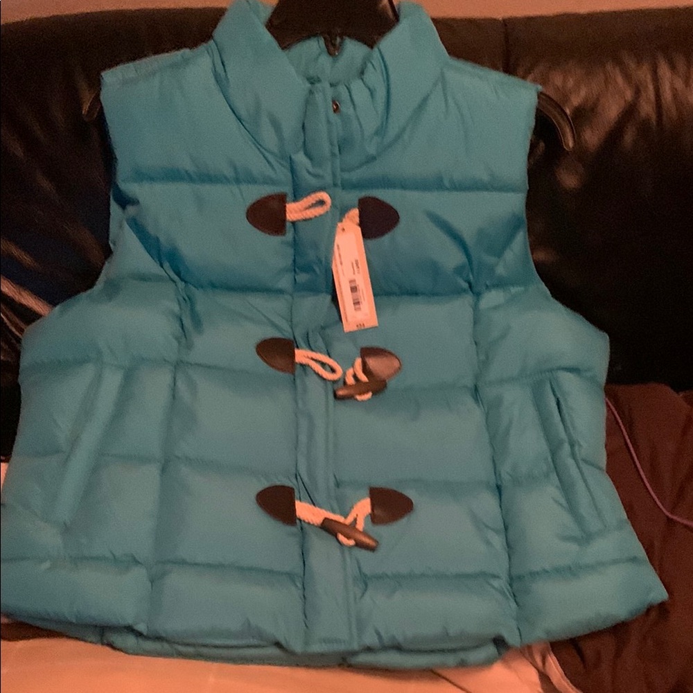 📌Arizona Blue Puffer Vest with Toggle Closures